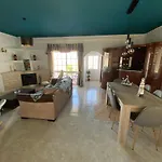 Prázdninový dům Moradia Olival- Bbq, 2 Quartos, Quintal *