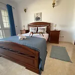 Tatil Evi Moradia Olival- Bbq, 2 Quartos, Quintal