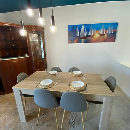 Casa de Férias Moradia Olival- Bbq, 2 Quartos, Quintal