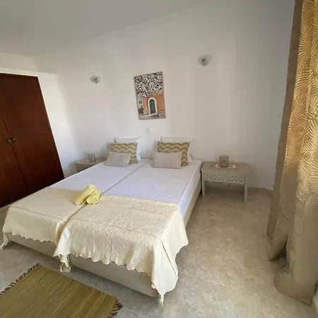 Holiday home Moradia Olival- Bbq, 2 Quartos, Quintal Albufeira