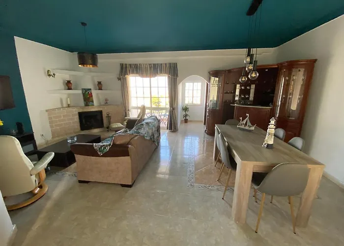 펜션 Moradia Olival- Bbq, 2 Quartos, Quintal *