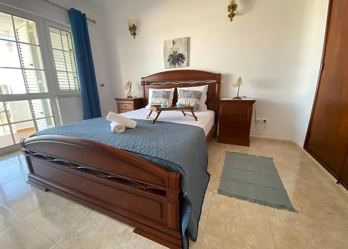 펜션 Moradia Olival- Bbq, 2 Quartos, Quintal