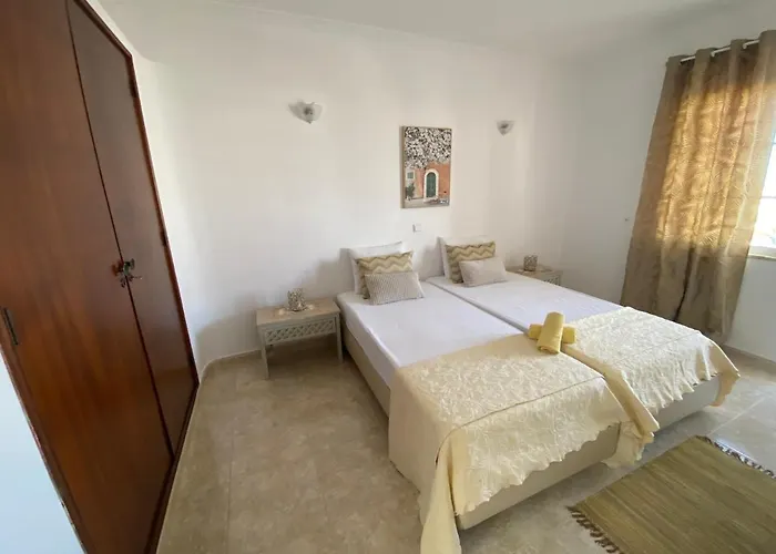 Moradia Olival- Bbq, 2 Quartos, Quintal 펜션 알부페이라