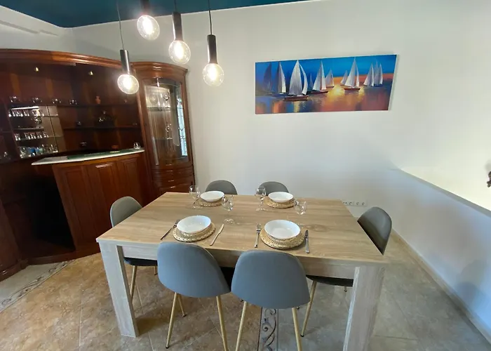 펜션 Moradia Olival- Bbq, 2 Quartos, Quintal