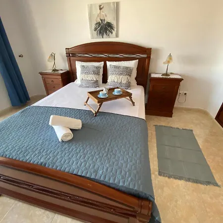 Moradia Olival- Bbq, 2 Quartos, Quintal Holiday home *