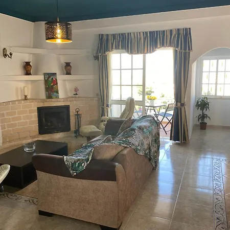 Moradia Olival- Bbq, 2 Quartos, Quintal Holiday home *